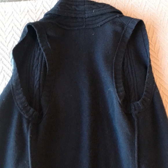 Wool/cashmere blend sleeveless sweater. Vest - Picture 4 of 5